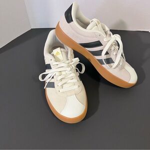 Adidas Womens Run 70s 2.0 Atheletic Shoes White Black Gum Size 8